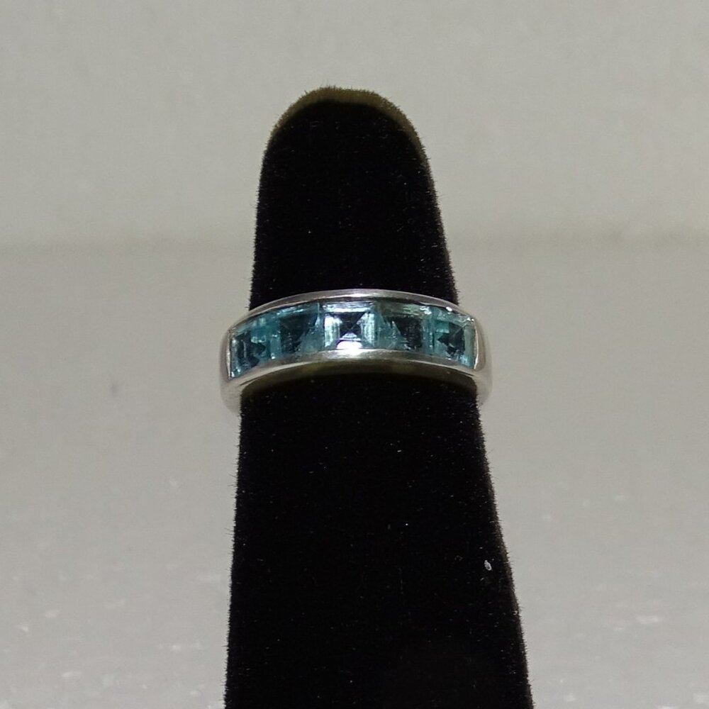 PRETTY TOPAZ RING - Picture 2 of 7